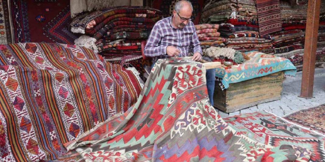 Eski ve antika halılar Kapadokya'da hayata tutunuyor! Ustalar ekonomiye katkı sağlıyor 5